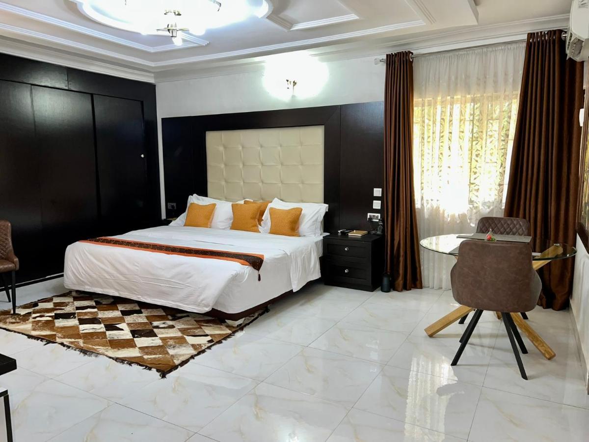 Urban Rootz Hotel Abuja Bagian luar foto