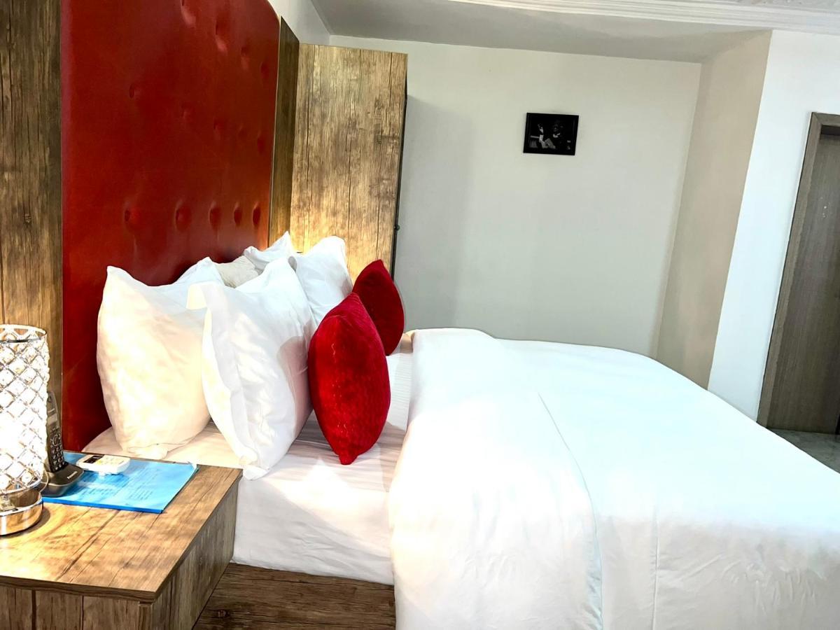 Urban Rootz Hotel Abuja Bagian luar foto