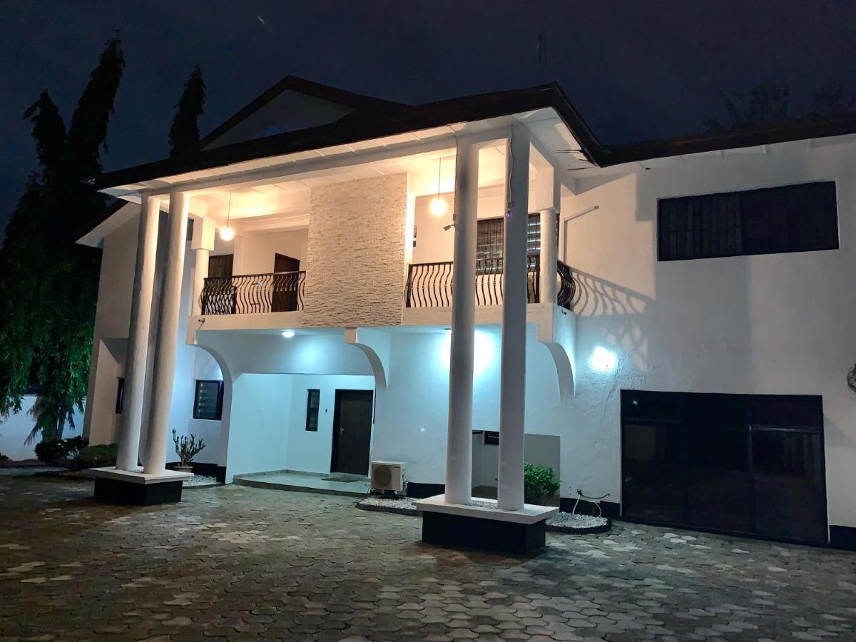 Urban Rootz Hotel Abuja Bagian luar foto