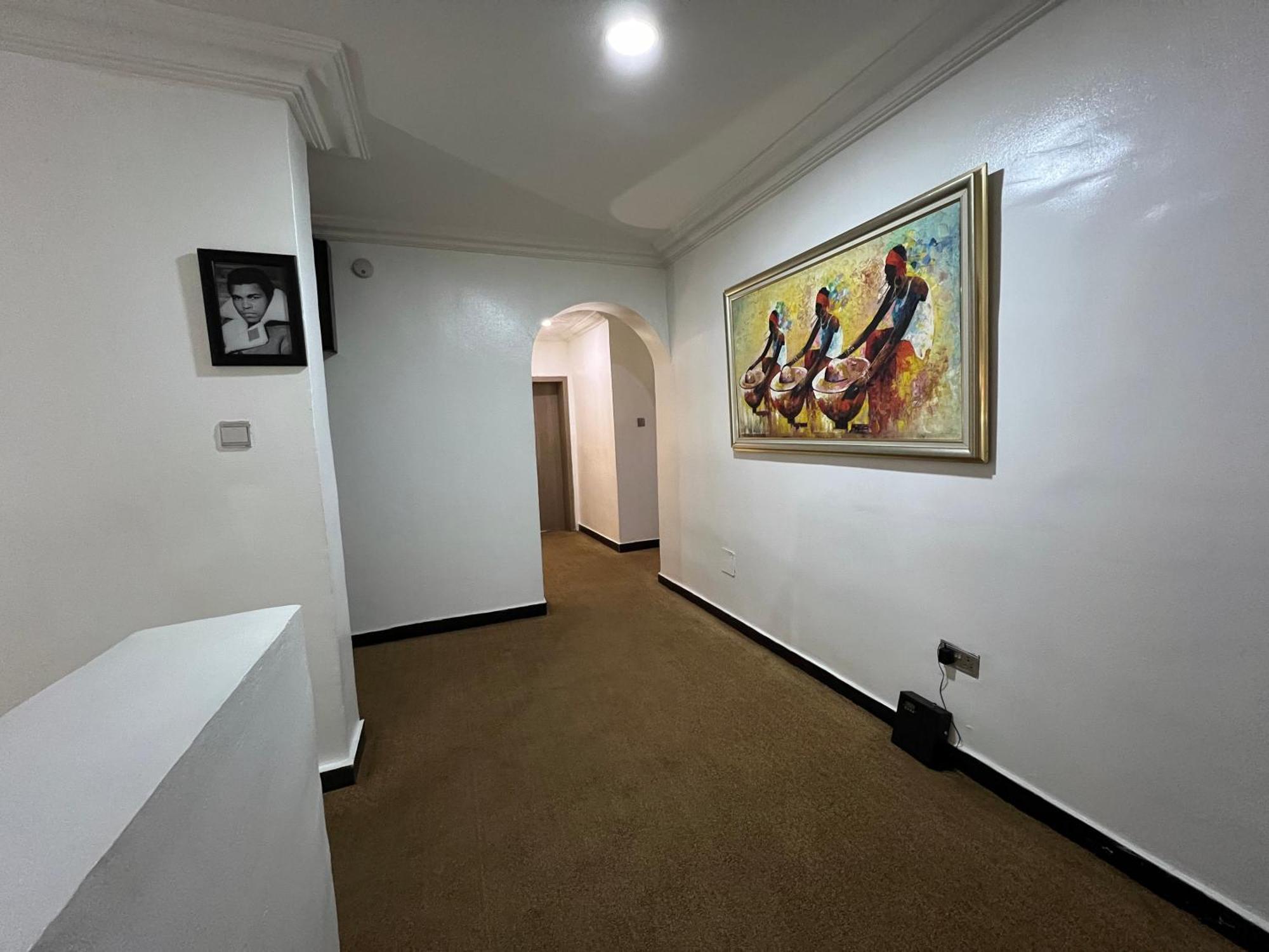 Urban Rootz Hotel Abuja Bagian luar foto