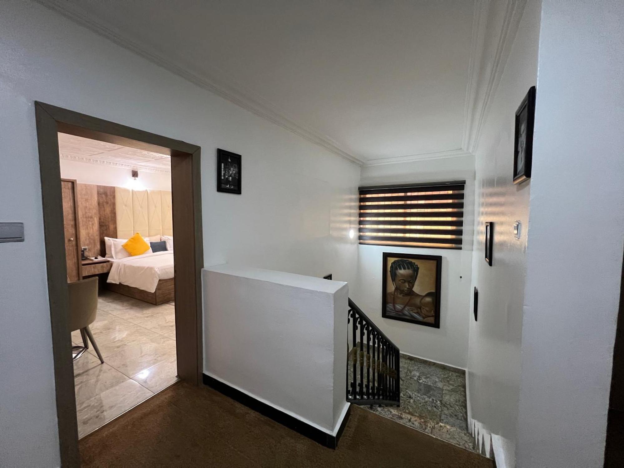 Urban Rootz Hotel Abuja Bagian luar foto