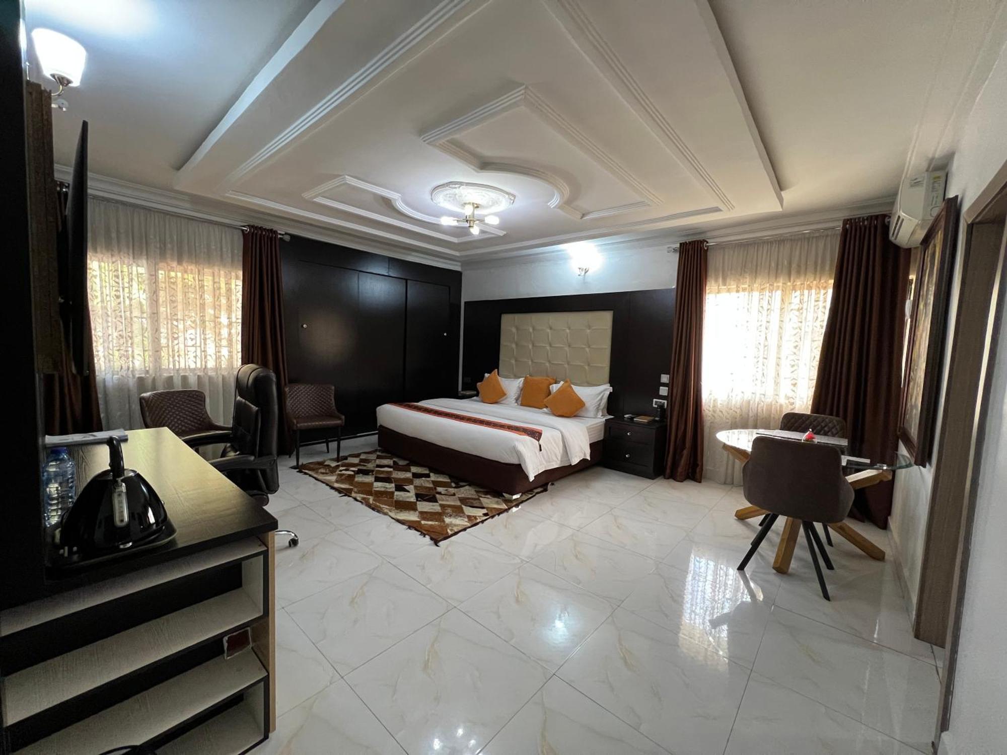 Urban Rootz Hotel Abuja Bagian luar foto